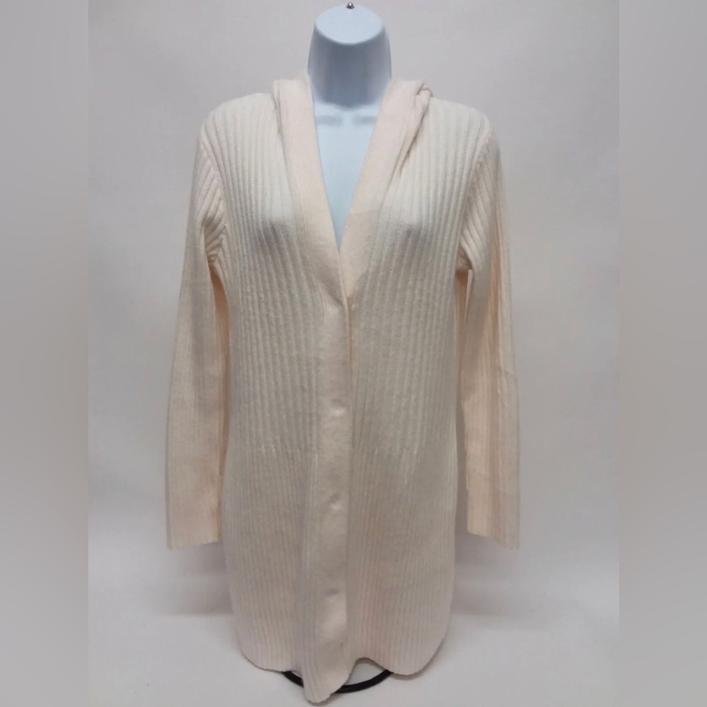 Women's Medium New York & Co. Long Sleeve Cream V-Neck Cardigan Sweater